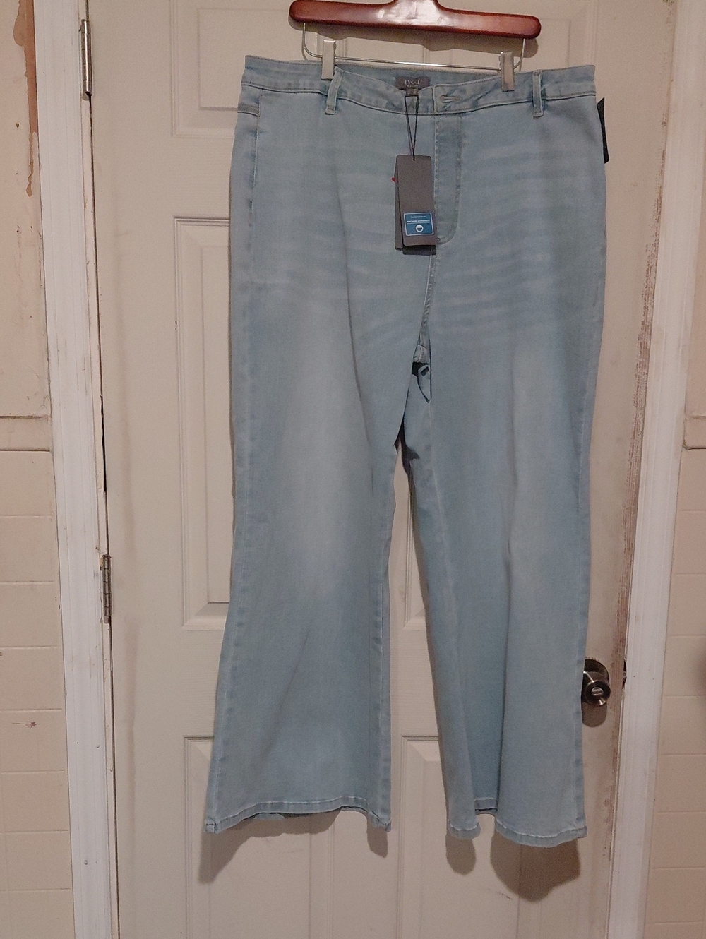 Lysse New York Womens Sz 2X Light Blue Wide-Leg Jeans Flat Front 4 Way Stretch